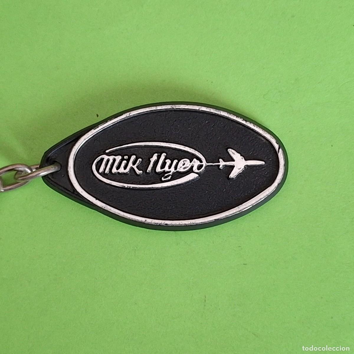 Collection of Keychains: LLAVERO - MIK FLYER - ARTICULOS DE VIAJE M. INIESTA - HOSPITALET - AVION AVIACION