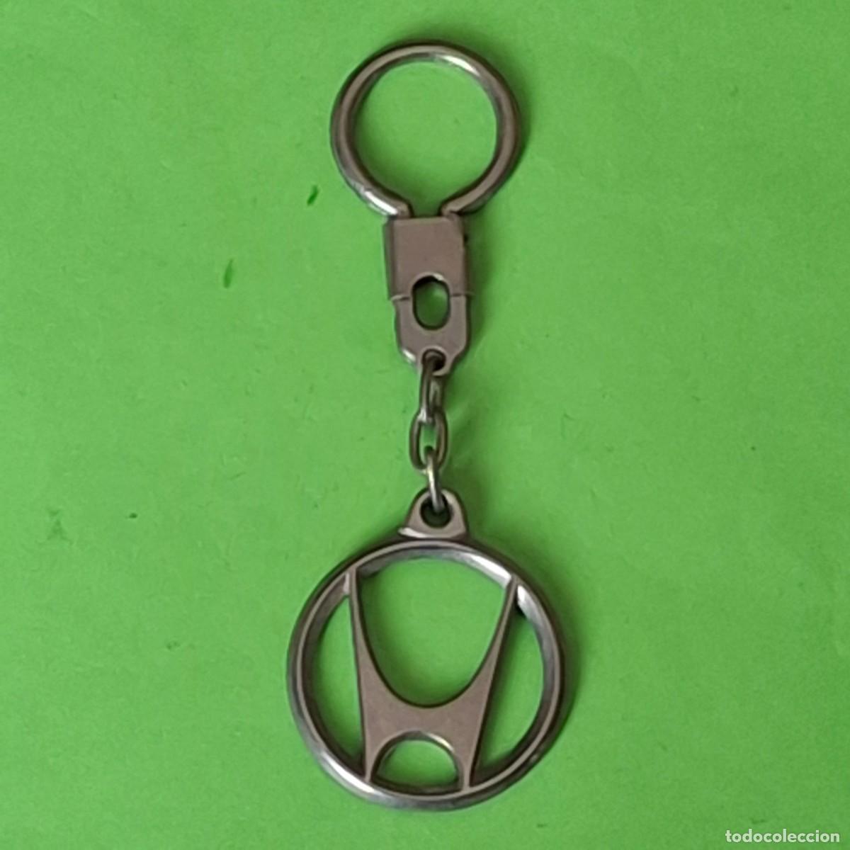 Collection of Keychains: LLAVERO - EBRO - CAMION FURGON LOGOTIPO INSIGNIA - TEMATICA MOTOR AUTOMOVIL COCHE