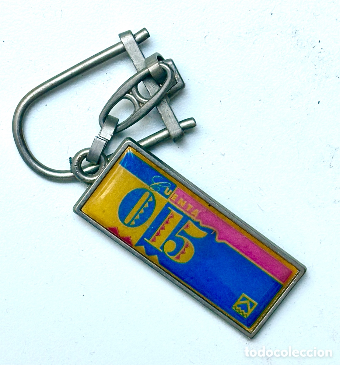 Collection of Keychains: Llavero promocional original de la m&iacute;tica &rdquo;Cuenta 0-15&rdquo; de Caja Cantabria.