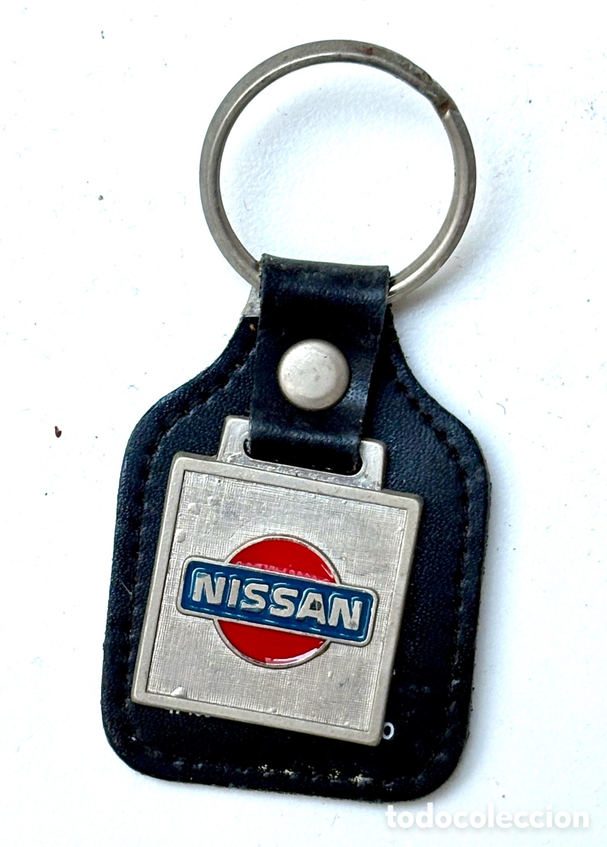 Collection of Keychains: Llavero Vintage Nissan - Agrotrans Medina S.A. (A&ntilde;os 80/90)