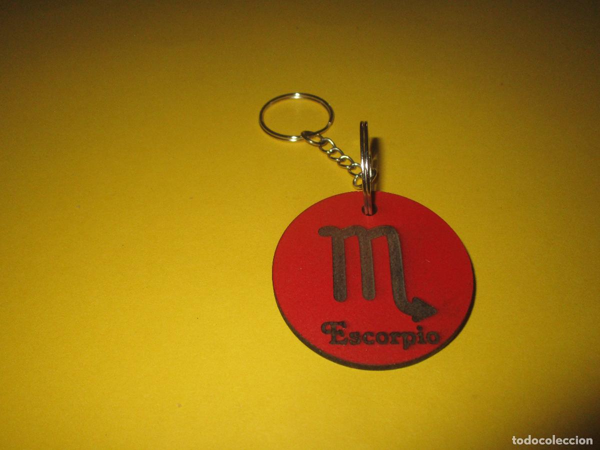 Collectionnisme de portes-cl&eacute;s: LLAVERO ESCORPIO MADERA NATURAL - SIGNO DEL ZODIACO - ARTESANAL - REGALO