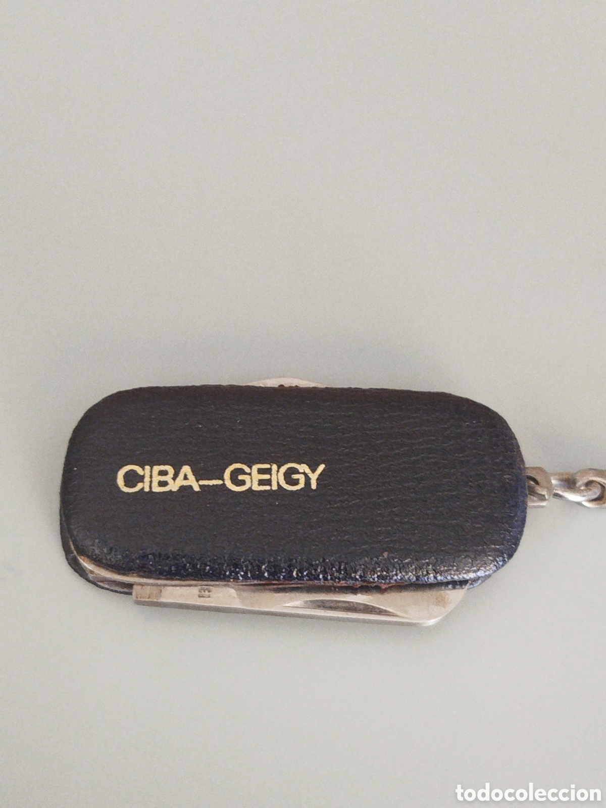 Collection of Keychains: ANTIGUO LLAVERO NAVAJA MULTIUSOS FARMAC&Eacute;UTICA CIBA GEISY