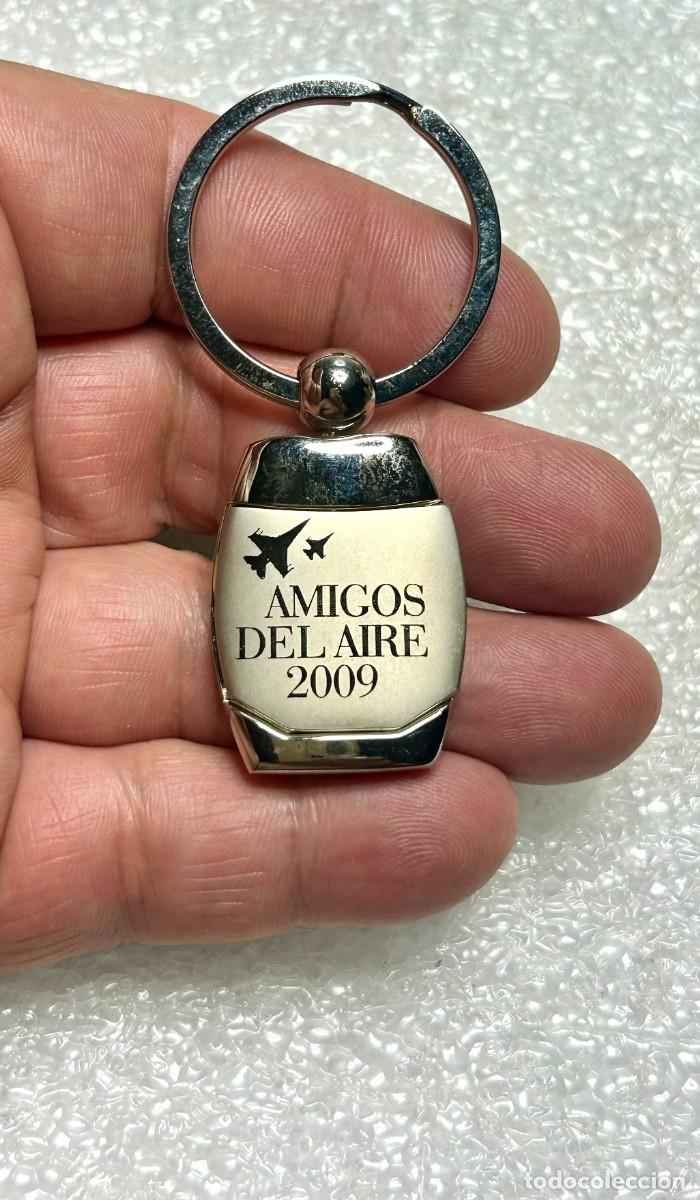 Coleccionismo de llaveros: 3999.Llavero militar met&aacute;lico conmemorativo grabado con el texto AMIGOS DEL AIRE 2009