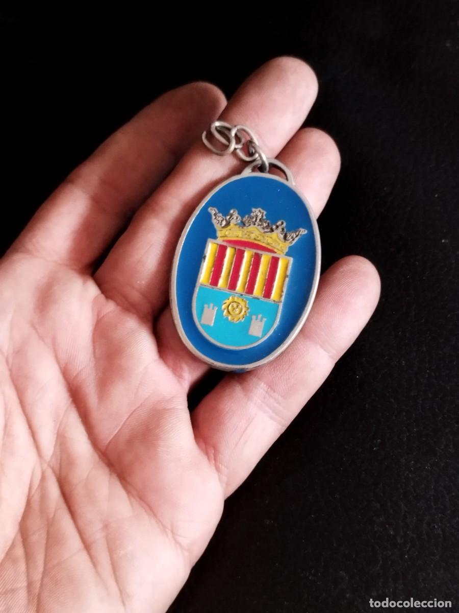 Coleccionismo de llaveros: Llavero con escudo Crevillent y San Jos&eacute; con el Ni&ntilde;o Jes&uacute;s. Religioso.