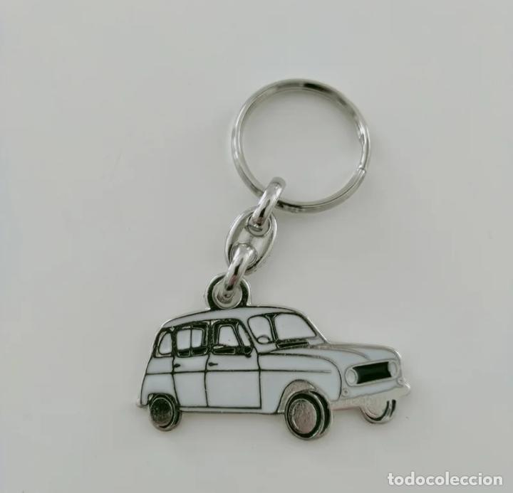 Collection of Keychains: llavero renault 4 blanco