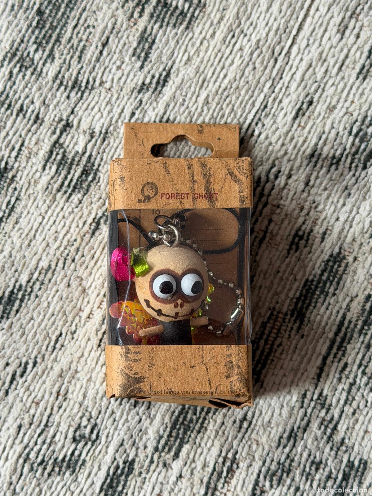 Sammlung von Schl&uuml;sselanh&auml;ngern: LLAVERO COLGANTE FOREST GHOST MADERA