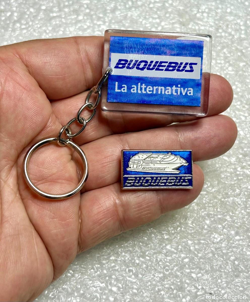 Coleccionismo de llaveros: 4026.Llavero publicitario y pin met&aacute;lico pertenecientes a la empresa de transporte fluvial Buquebus