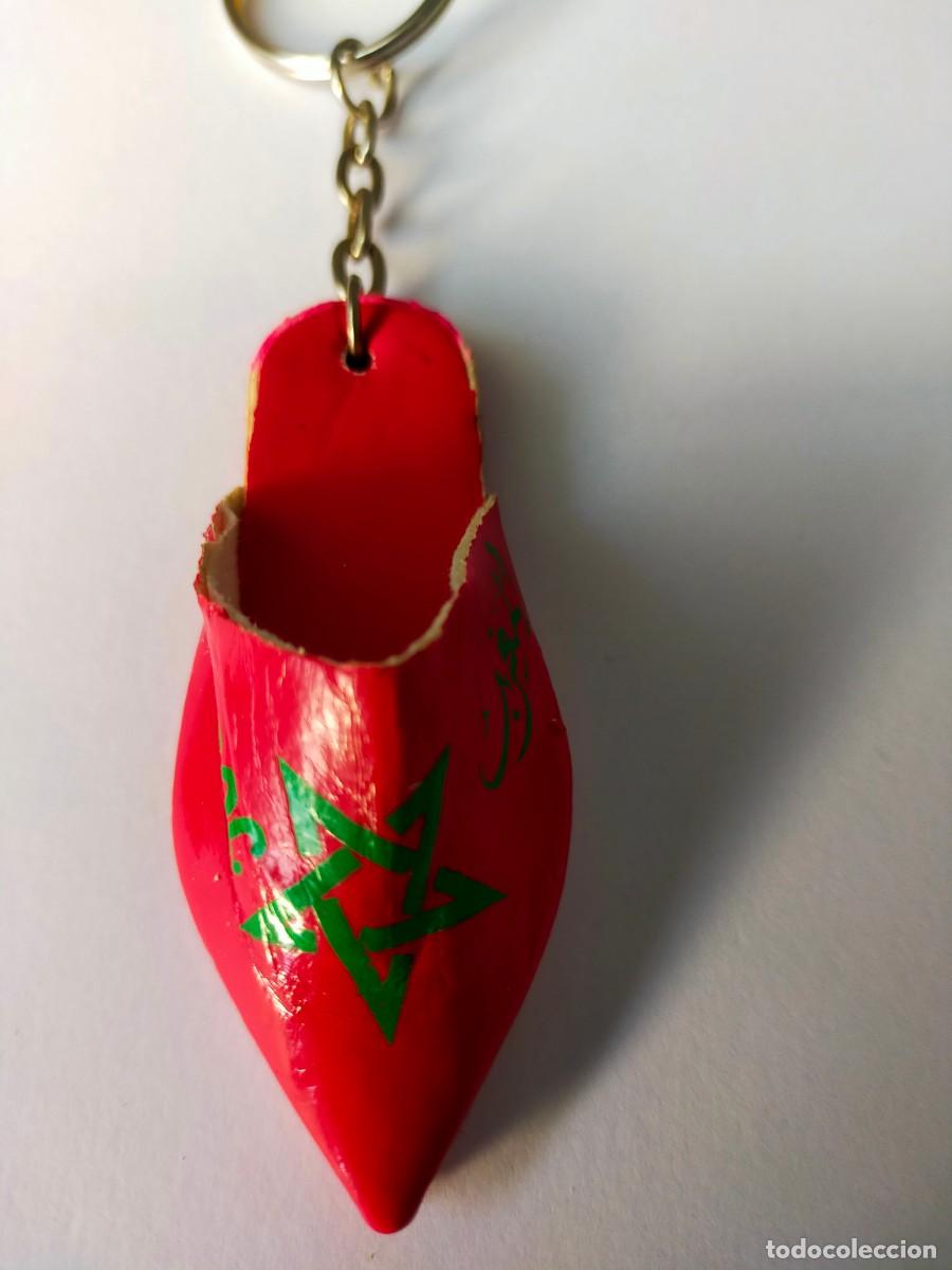 Coleccionismo de llaveros: LLAVERO MAROC (MARRUECOS). CALZADO - SANDALIA. VER FOTOS.