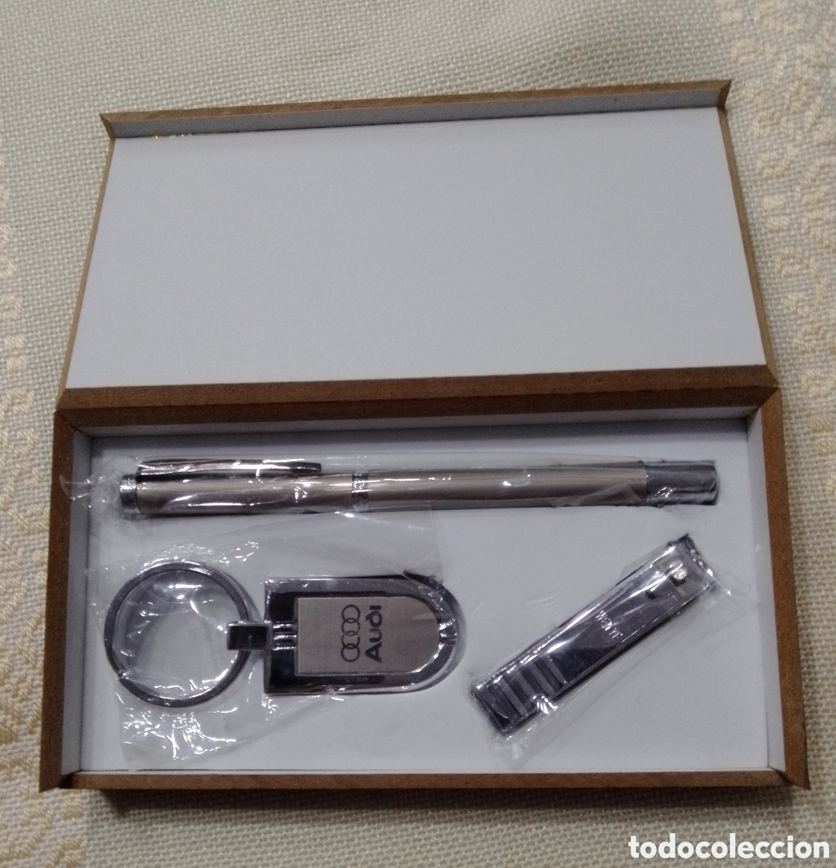 Collectionnisme de portes-cl&eacute;s: Estuche llavero Audi