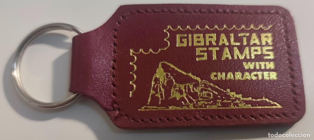 Coleccionismo de llaveros: LLAVERO DE GIBRALTAR PHILATELIC BUREAU - GIBRALTA STAMPS WITH CHARACTER - FOTO ADICIONAL
