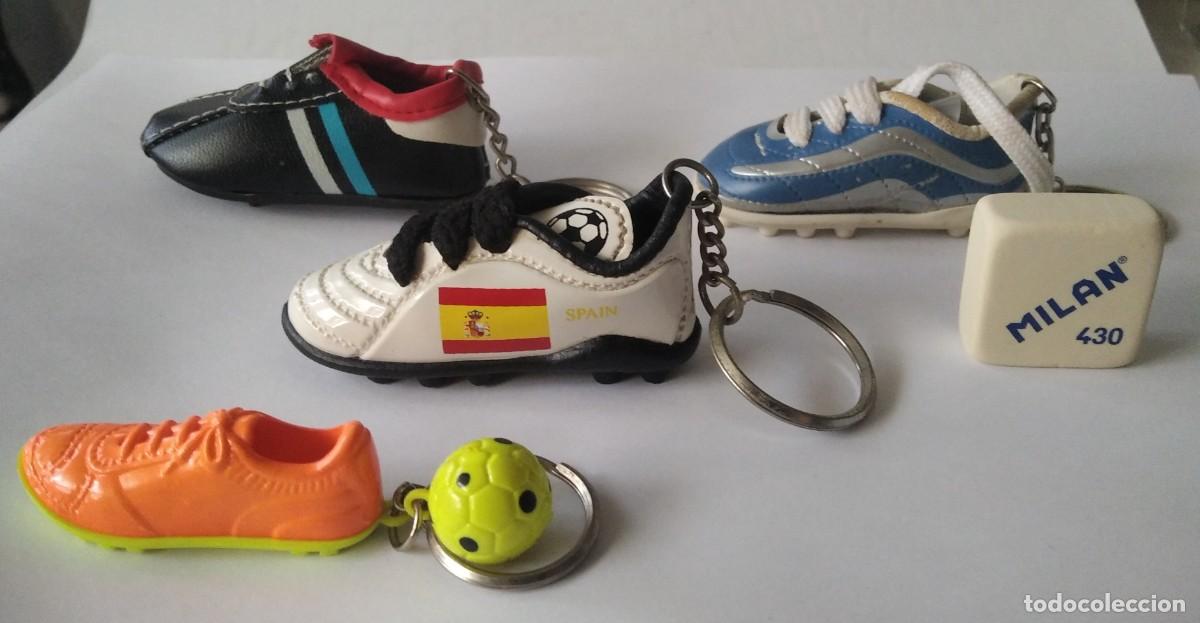 Coleccionismo de llaveros: 4 llaveros botas de f&uacute;tbol
