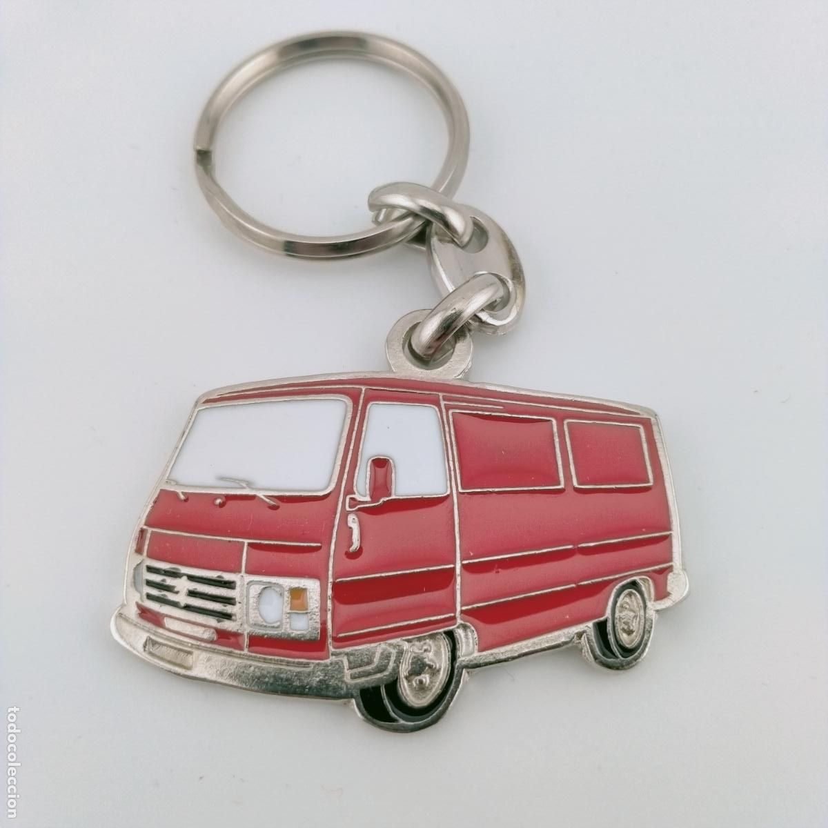 Coleccionismo de llaveros: llavero peugeot J9 rojo
