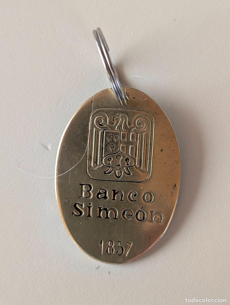 Coleccionismo de llaveros: RARISIMO LLAVERO DE LATON ARTESAN AL AUTENTICO DEL BANCO SIMEON DE VIGO (GALICIA) DESAPARECIDO
