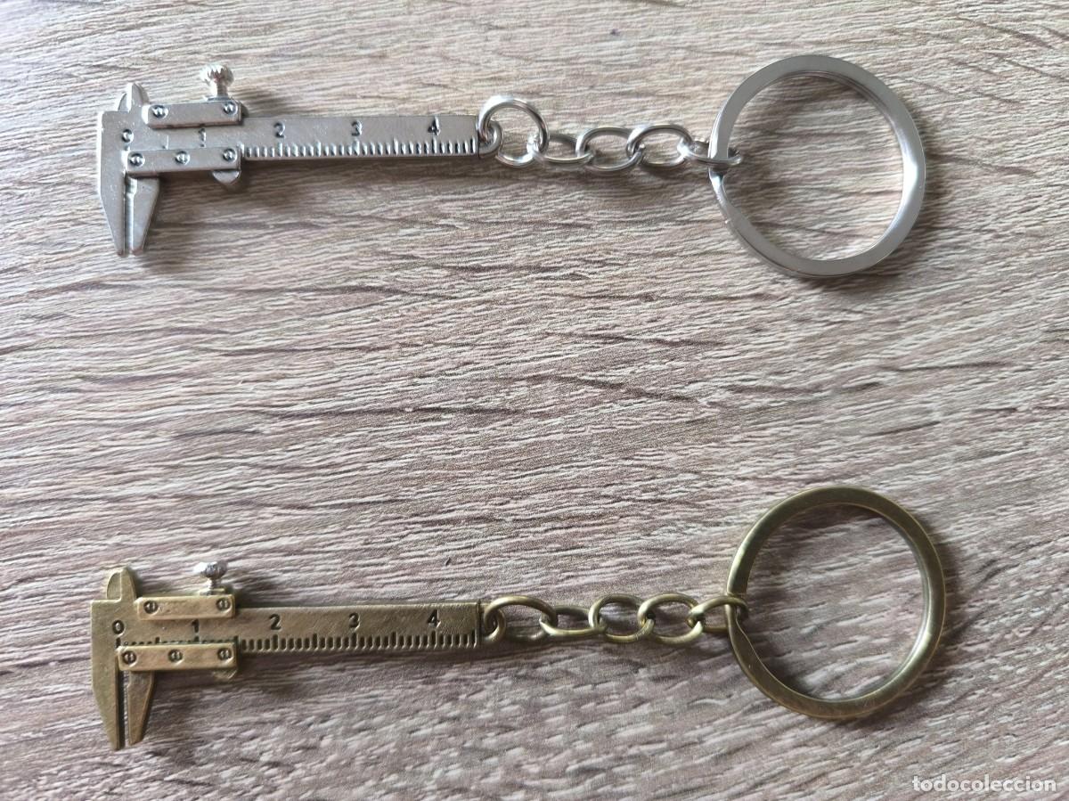 Coleccionismo de llaveros: ​Lote de 2 Llaveros en Forma de Calibre / Pie de Rey