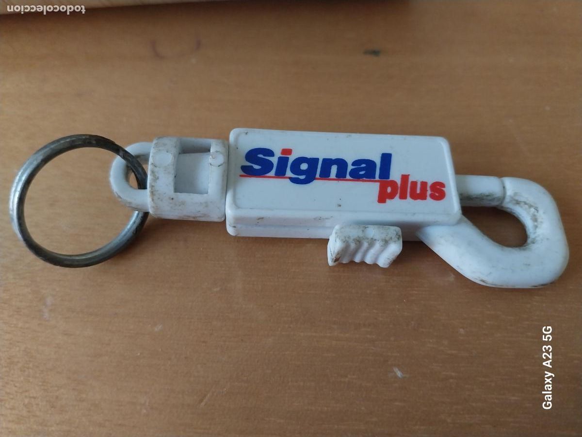 Coleccionismo de llaveros: SIGNAL PLUS LLAVERO PL&Aacute;STICO MOSQUET&Oacute;N 7.5CMS LARGO