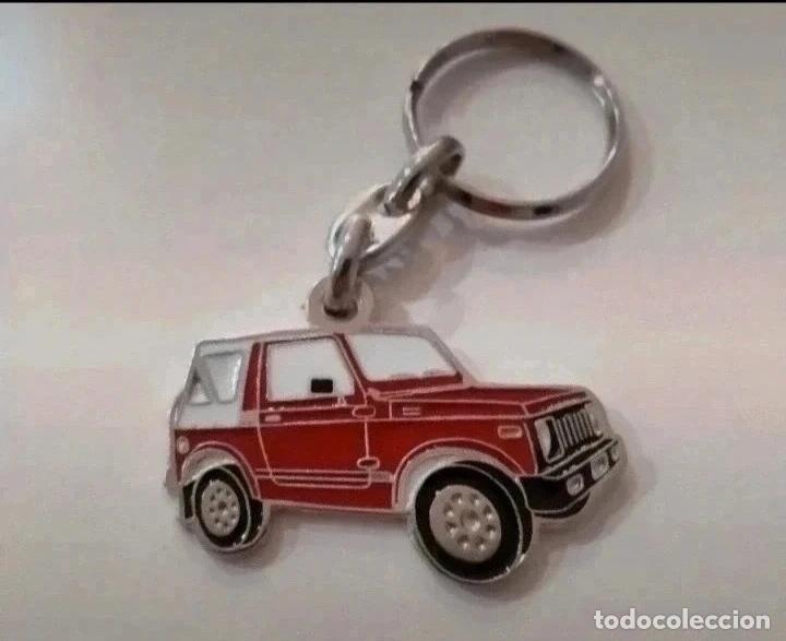 Collection of Keychains: llavero suzuki santana rojo