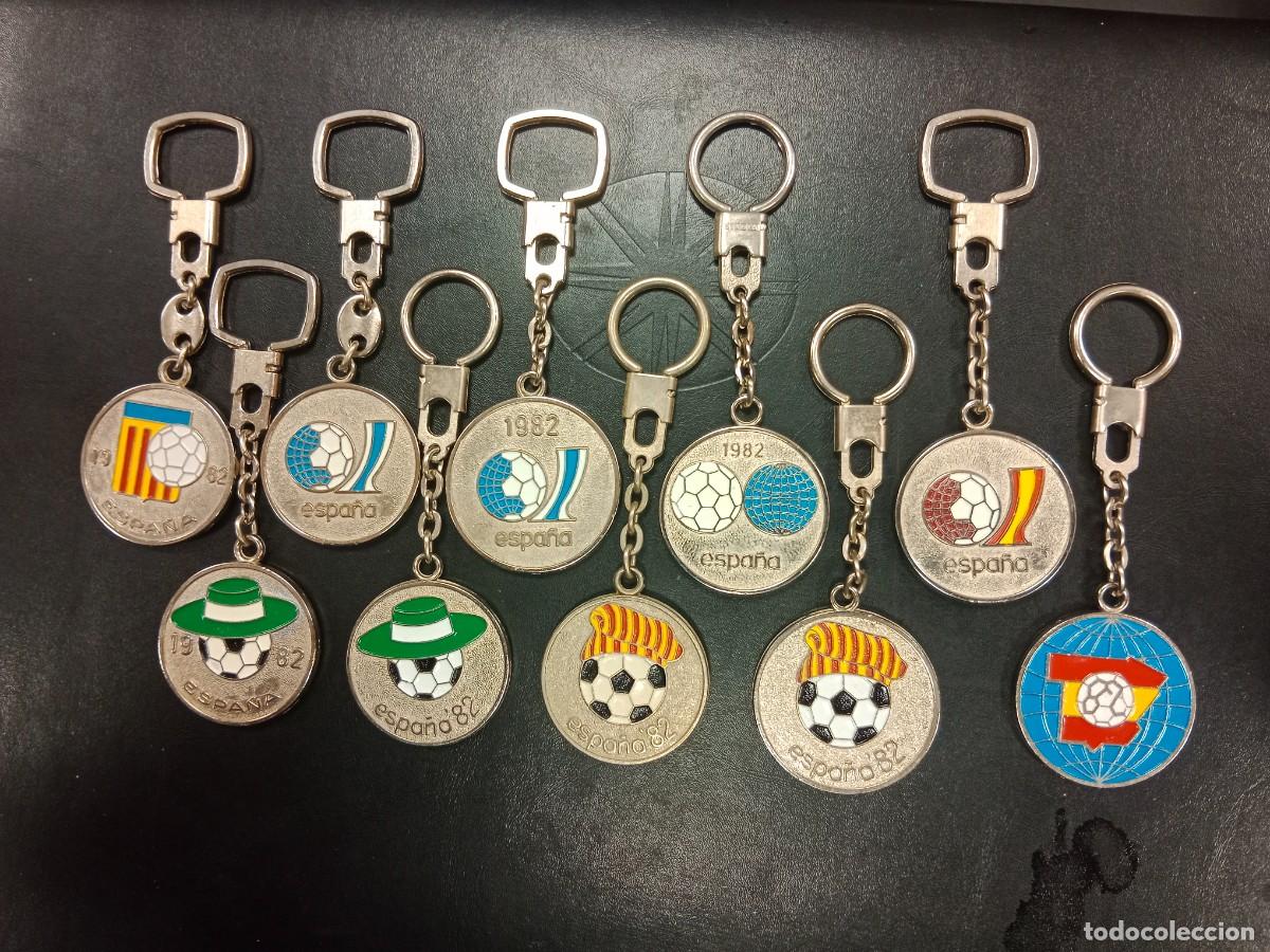Sammlung von Schl&uuml;sselanh&auml;ngern: LLAVEROS MUNDIAL ESPA&Ntilde;A 82 BARCELONA VALLADOLID CORDOBA CORU&Ntilde;A VIGO GRANADA OVIEDO CANARIAS VALENCIA