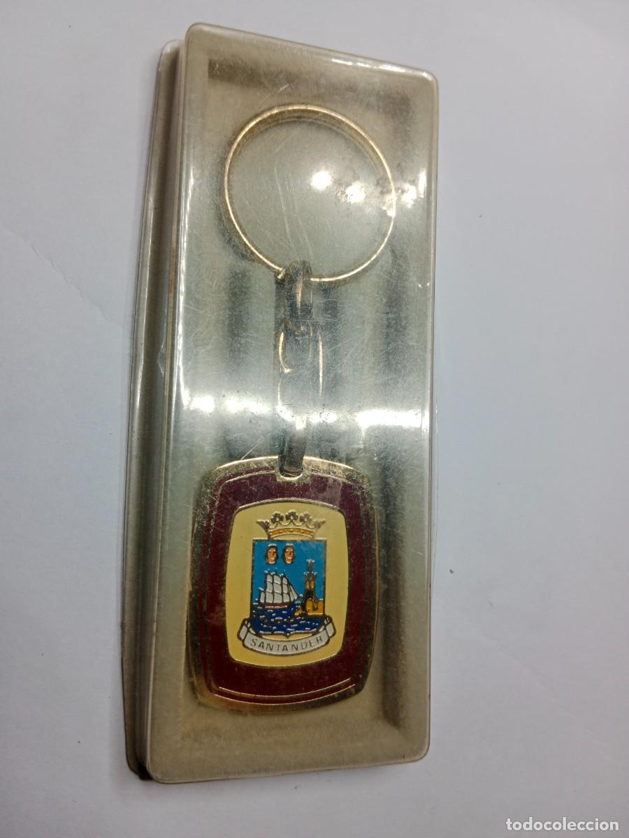 Coleccionismo de llaveros: LLAVERO ESCUDO HERALDICO SANTANDER - A&Ntilde;OS 80 - NUEVO CON SU BLISTER ORIGINAL