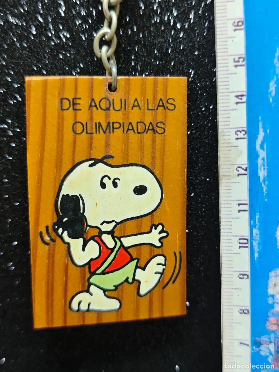Coleccionismo de llaveros: LLAVERO ANTIGUO DE MADERA SNOOPY DE AQUI A LAS OLIMPIADAS