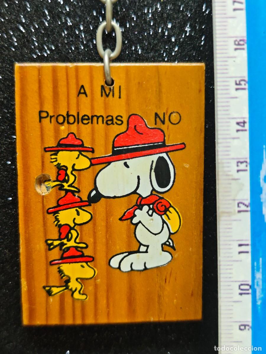 Coleccionismo de llaveros: LLAVERO ANTIGUO DE MADERA SNOOPY A MI PROBLEMAS NO