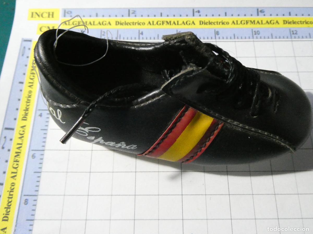 Coleccionismo de llaveros: LLAVERO DE DEPORTES. ADORNO PARA COCHE. BOTA MUNDIAL ESPA&Ntilde;A 82 1982. COPA MUNDO F&Uacute;TBOL