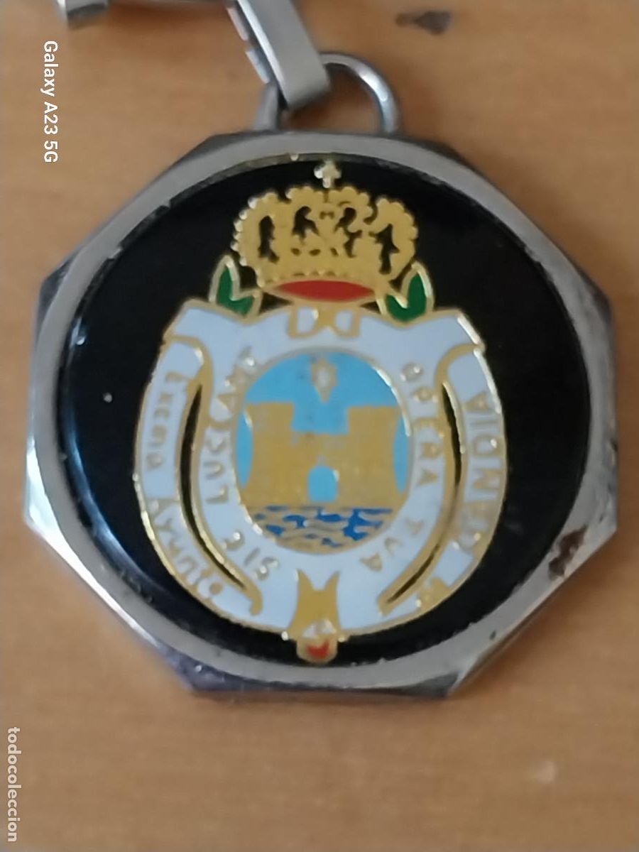 Coleccionismo de llaveros: GANDILA LLAVERO ESCUDO DORSO NI&Ntilde;OS METAL CROMADO GOTA USADO A&Ntilde;OS 80 3.82CMS