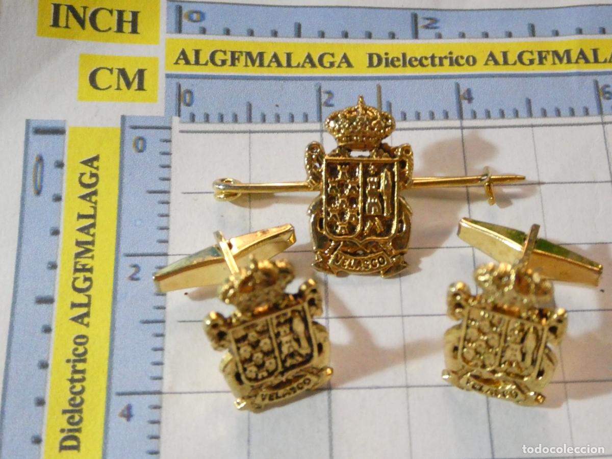 Coleccionismo de llaveros: INSIGNIA ALFILER DE CORBATA + GEMELOS MILITAR. ARMADA ESPA&Ntilde;OLA. BUQUE DESEMBARCO ANFIBIO VELASCO