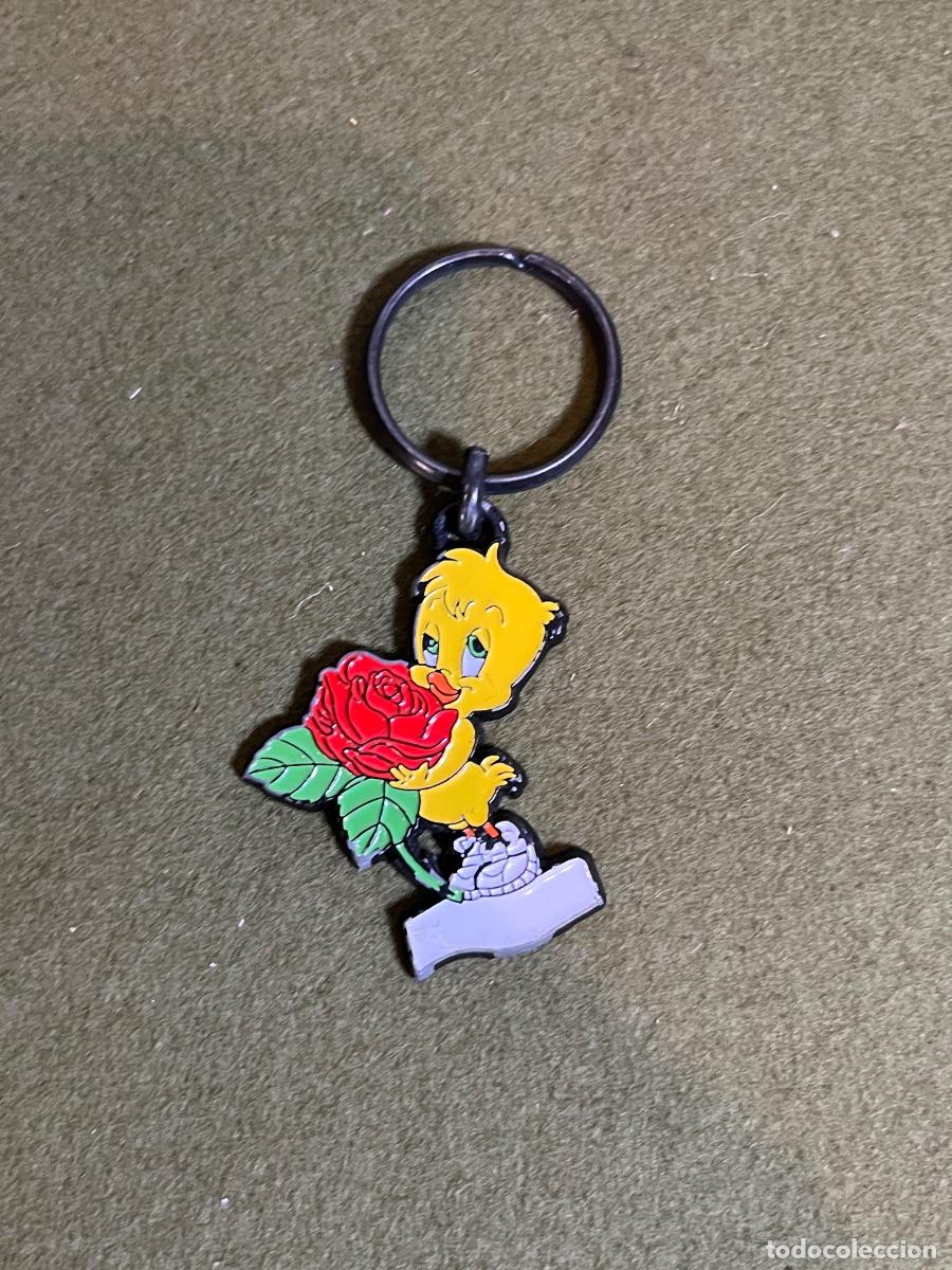Collectionnisme de portes-cl&eacute;s: Llavero met&aacute;lico esmaltado Piol&iacute;n Tweety Warner Bros con rosa vintage Looney Tunes merchandising ofi