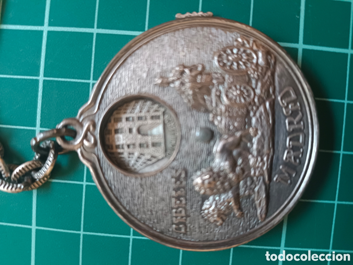 Coleccionismo de llaveros: Llavero antiguo recuerdo Madrid - Foto 3
