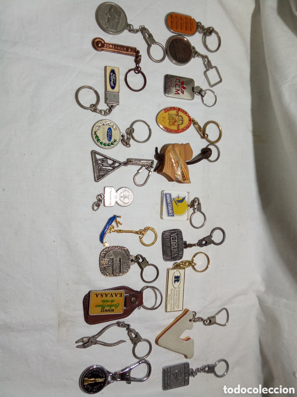 Collectionnisme de portes-cl&eacute;s: LOTE 5 CON LLAVEROS VARIADOS