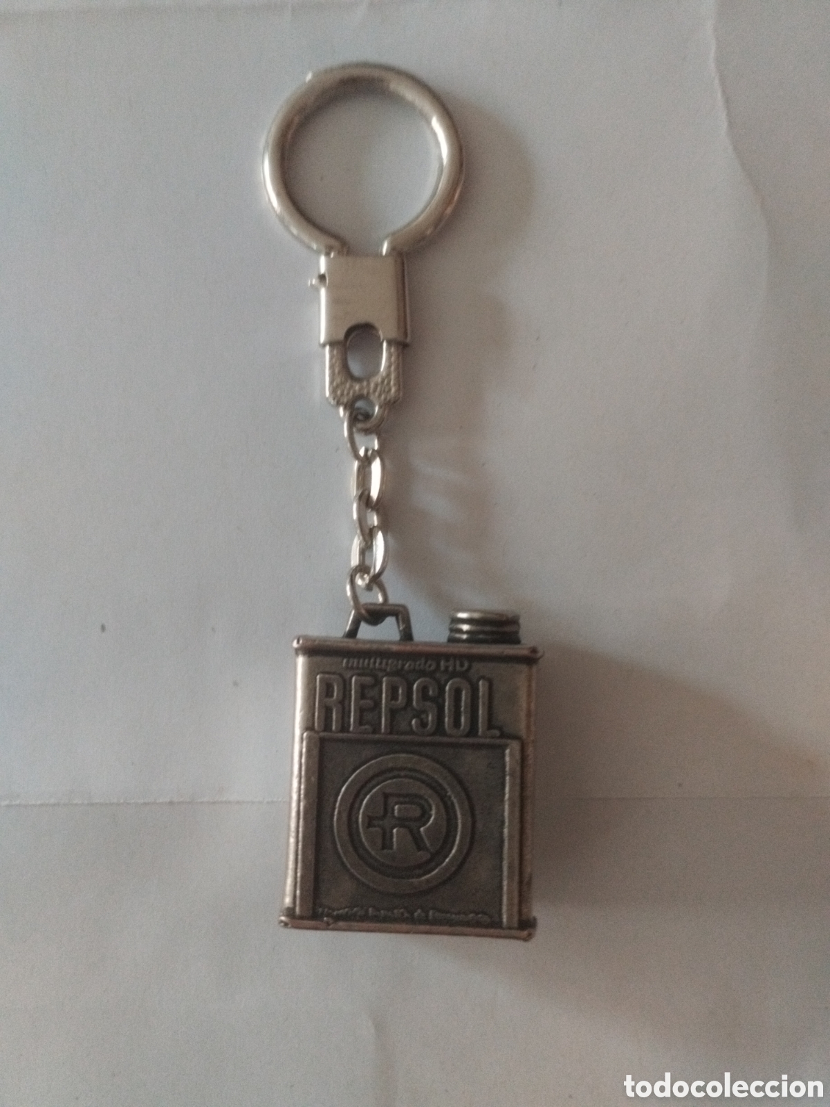 Collection of Keychains: Llavero Repsol lata de aceite