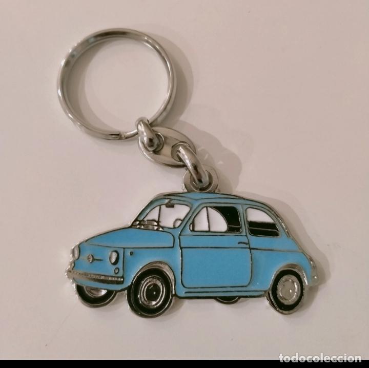 Collection of Keychains: llavero fiat 500 azul