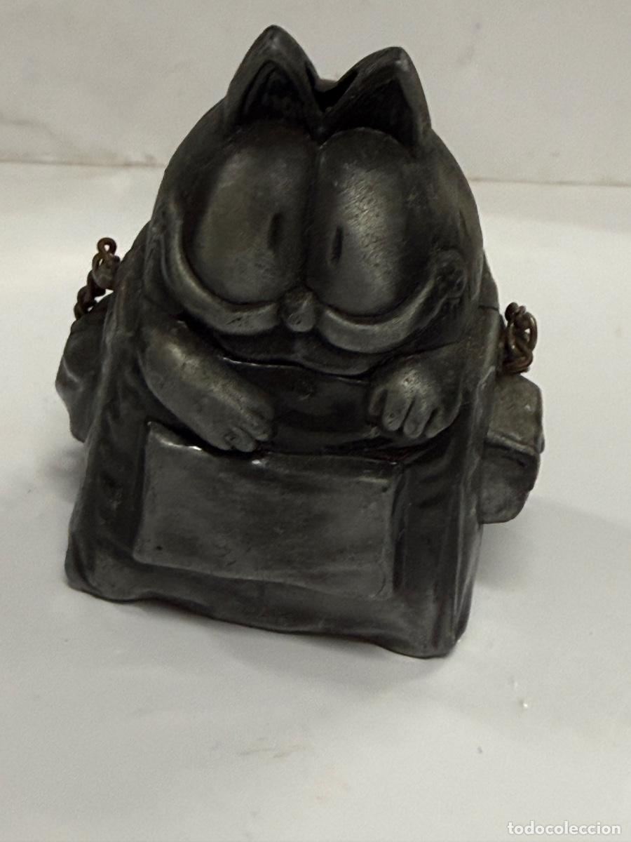 Coleccionismo de llaveros: GARFIELD GATO. Curioso mechero metalico, vintage. Ideal para coleccionismo. Mide unos 6,5x5x4 cms