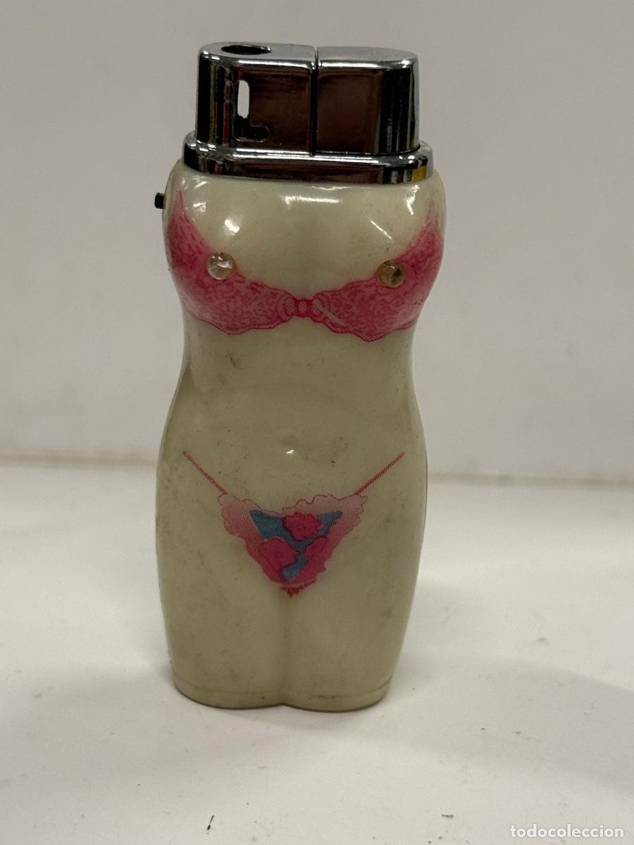 Coleccionismo de llaveros: Busto en bikini. Curioso mechero plastico, vintage. Ideal para coleccionismo. Mide unos 7 cms
