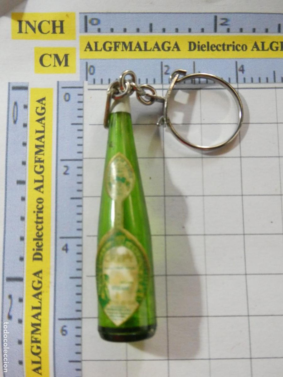 Coleccionismo de llaveros: LLAVERO DE FIGURITAS MINIATURAS. BEBIDAS. BOTELLA VINO DE SABOTA CREPY FRANCIA