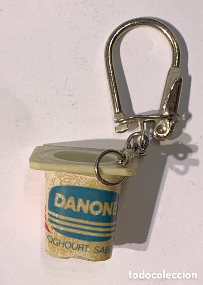 Coleccionismo de llaveros: Llavero. DANONE. Sabor pl&aacute;tano. A&ntilde;os 70.