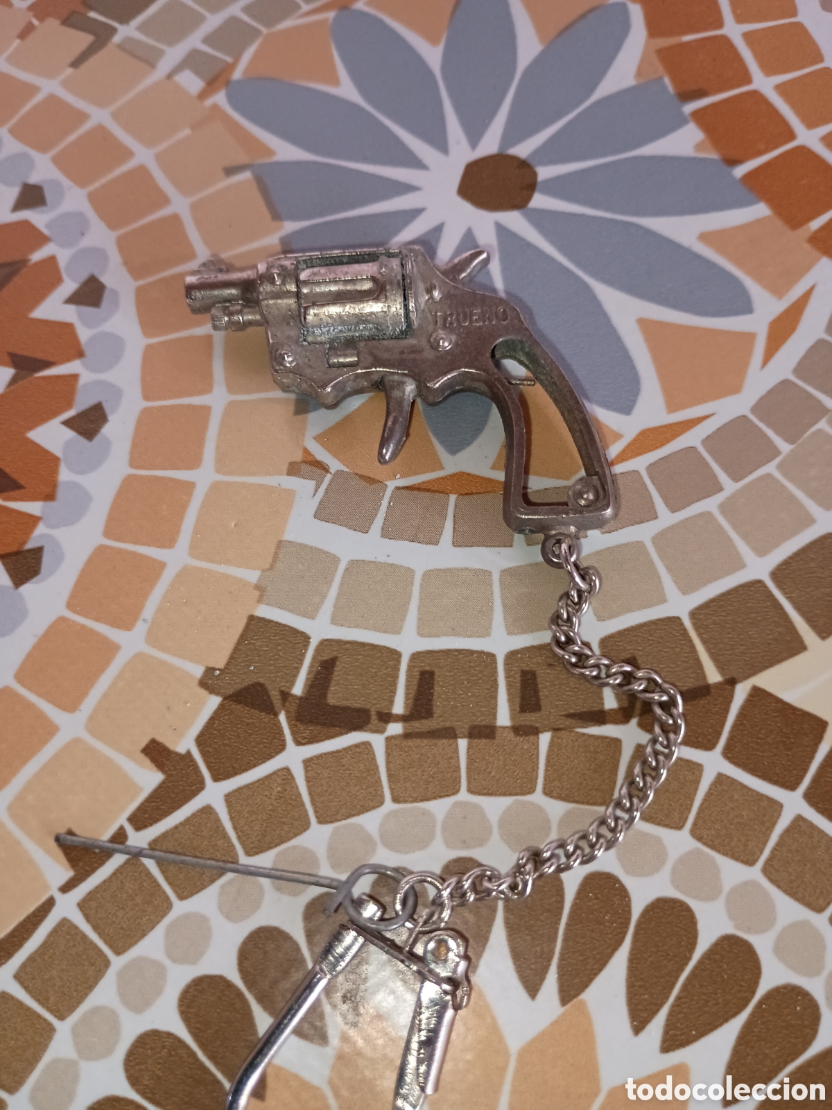 Coleccionismo de llaveros: Llavero Pistola vintage revolver Marca trueno