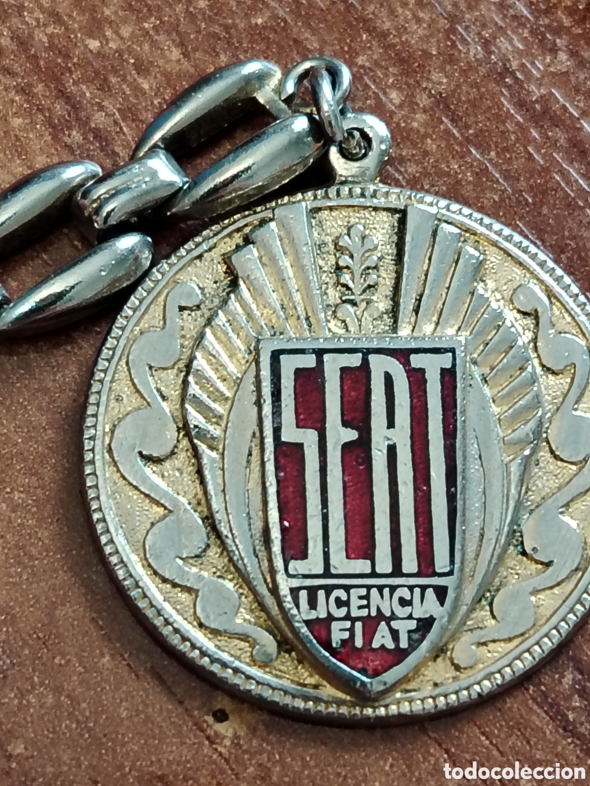 Coleccionismo de llaveros: Llavero antiguo Seat licencia Fiat