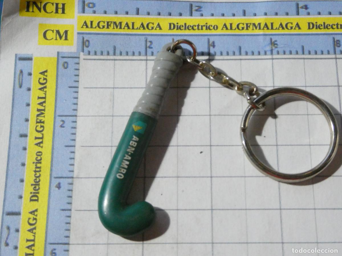 Coleccionismo de llaveros: LLAVERO DE MINIATURAS FIGURITAS. DEPORTE HOCKEY HIERBA. ABN AMRO BANCO PA&Iacute;SES BAJOS