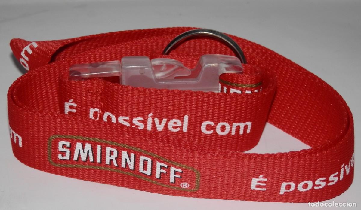 Coleccionismo de llaveros: LLAVERO CINTA DE CUELLO DE LA MARCA SMIRNOFF