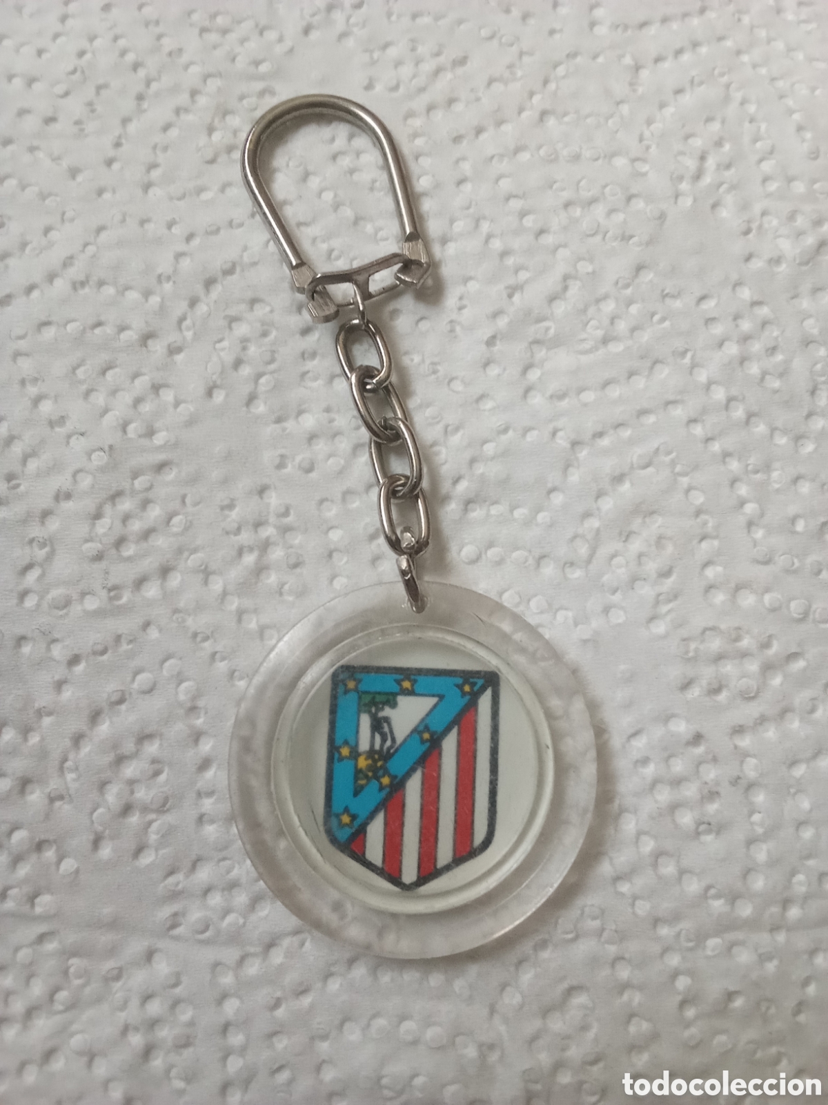 Coleccionismo de llaveros: LLAVERO ANTIGUO DEL AT.MADRID DE DANONE - Foto 1