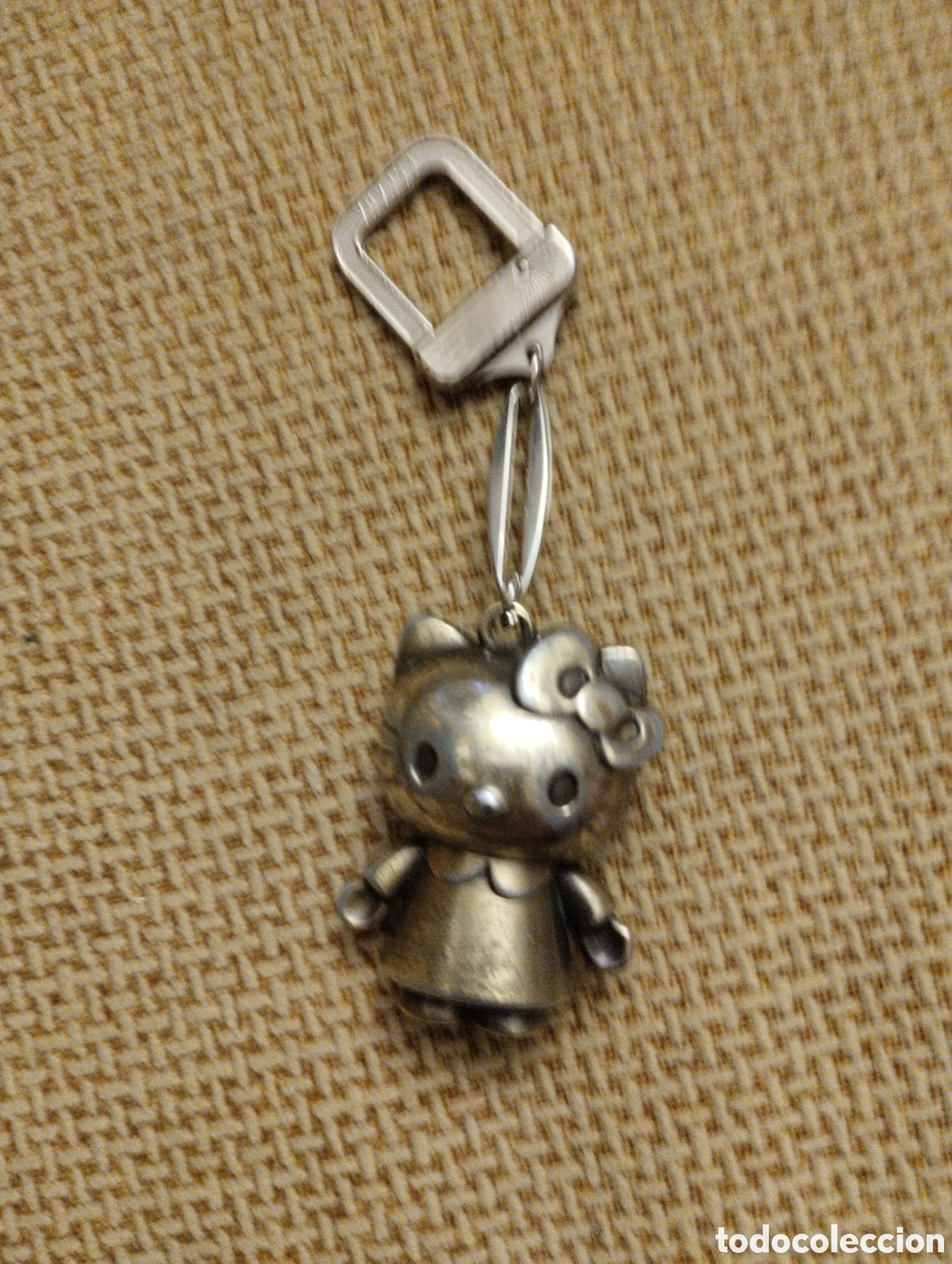 Coleccionismo de llaveros: Llavero met&aacute;lico Hello Kitty