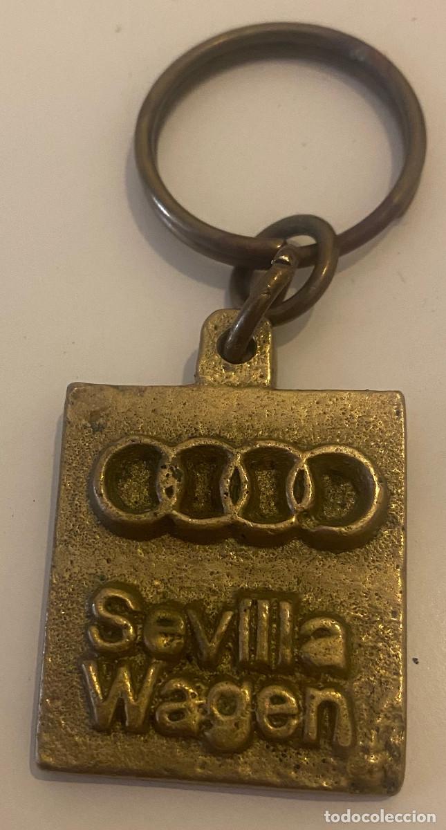 Coleccionismo de llaveros: Llavero publicitario de Volkswagen. Concesionario Sevilla Wagen. A&ntilde;os 90. De bronce. Buen estado.