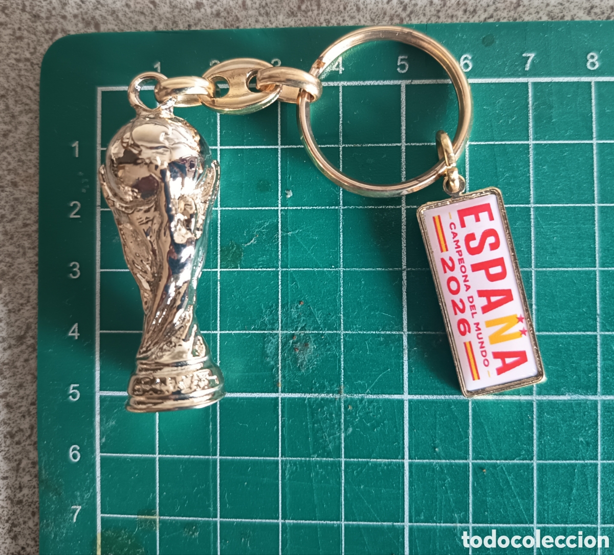 Coleccionismo de llaveros: LLAVERO FUTBOL - ESPA&Ntilde;A CAMPEONA DEL MUNDO - COPA DEL MUNDO EN RELIEVE
