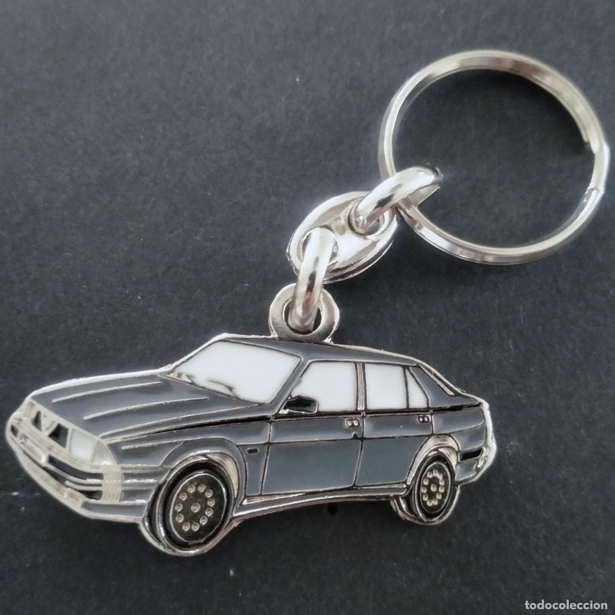 Coleccionismo de llaveros: Llavero Alfa romeo 75 gris