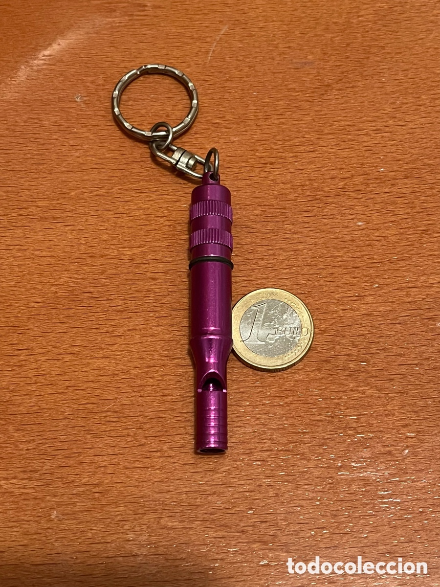 Coleccionismo de llaveros: Llavero - Silvato - Pastillero. Color morado
