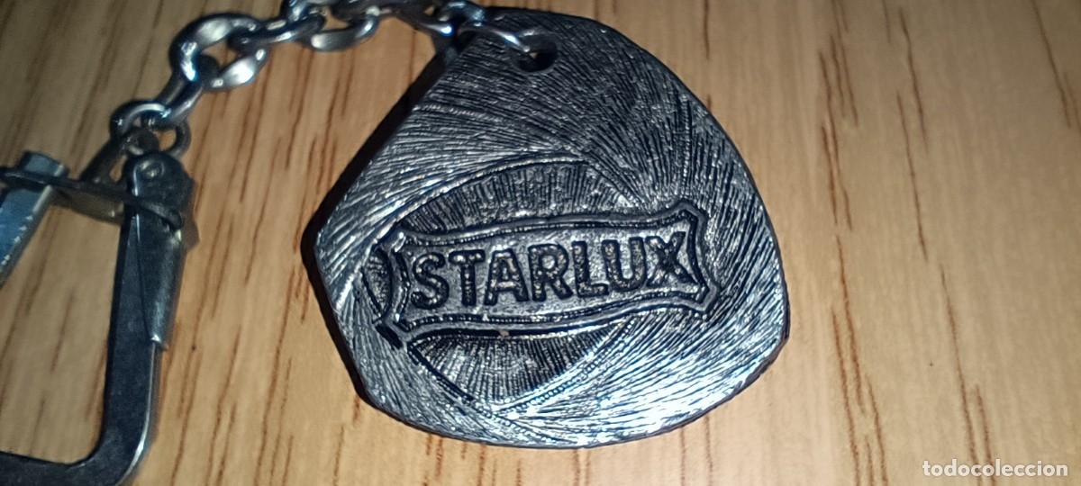 Coleccionismo de llaveros: Llavero de la firma Starlux con la figura de un coche 1907