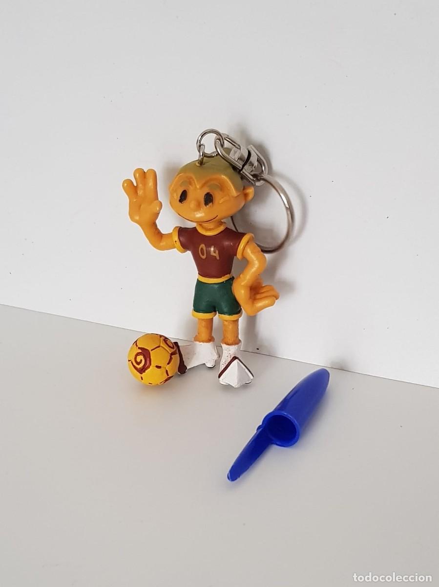 Coleccionismo de llaveros: Kinas EURO 2004 porta-chaves (6 cm) - Bola (1/4)