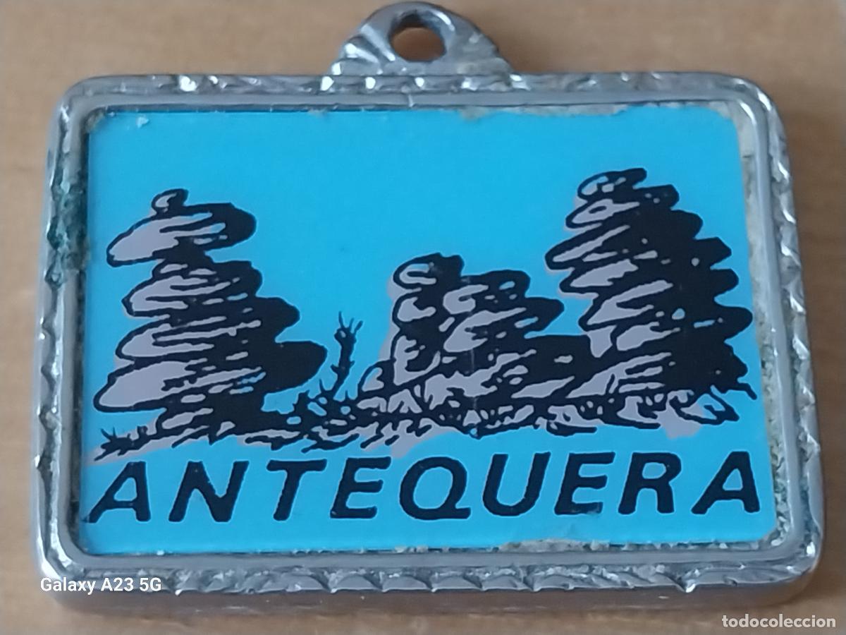 Coleccionismo de llaveros: ANTEQURA COLEGIO ROMERO ROBLEDO LLAVERO GOTA METAL CROMADO 2.91CMS ALTO ORIGINAL VINTAGE