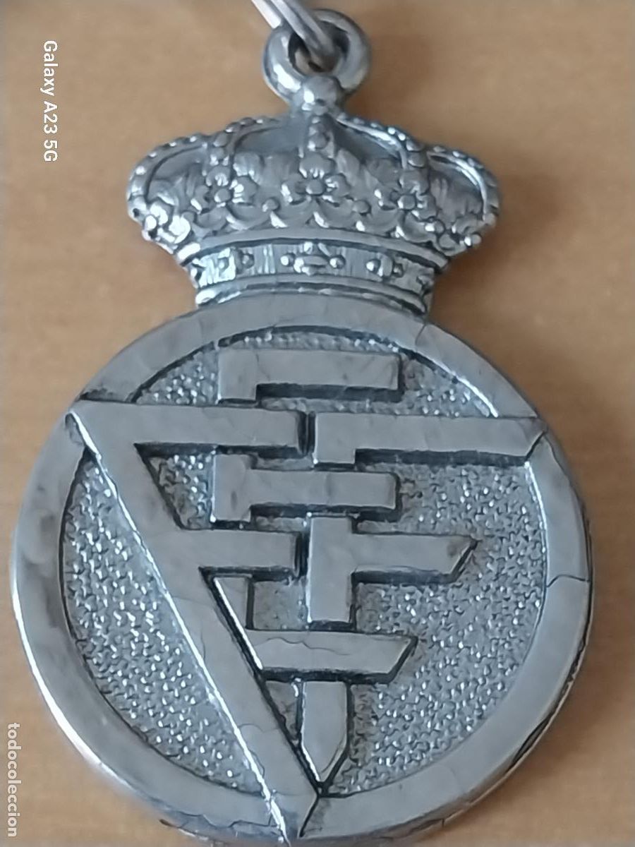 Coleccionismo de llaveros: FUTBOL FEDERACION ESPA&Ntilde;OLA LLAVERO METAL CROMADO 4.89CMS ALTO